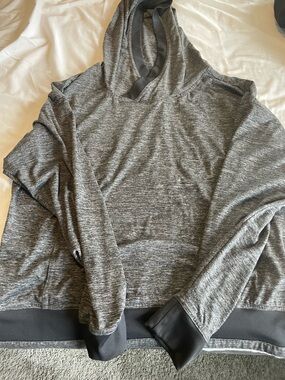 Mondetta Heathered Gray Pullover Hoodie